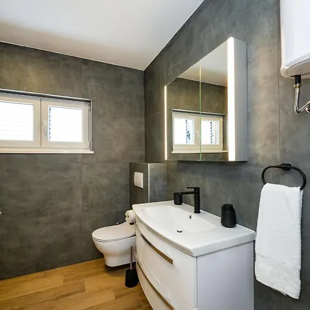 Luxury Luce *