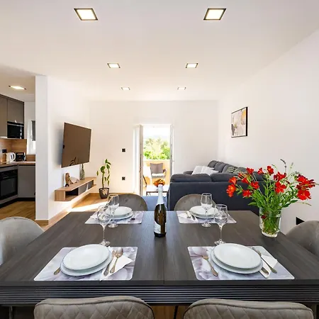 Luxury Luce * 诺维格勒达尔马提亚